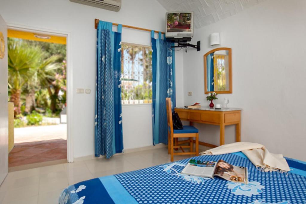 Samira Club Family and couples only Samira Club Family and couples only