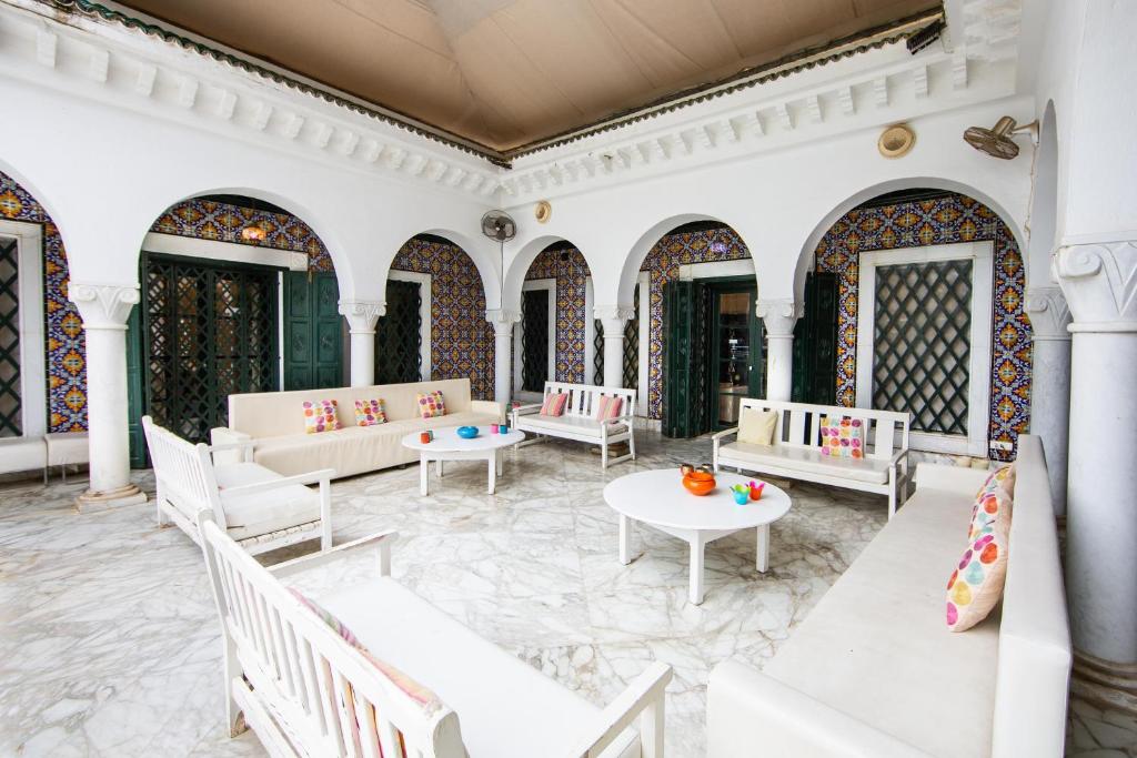 Arabesque House