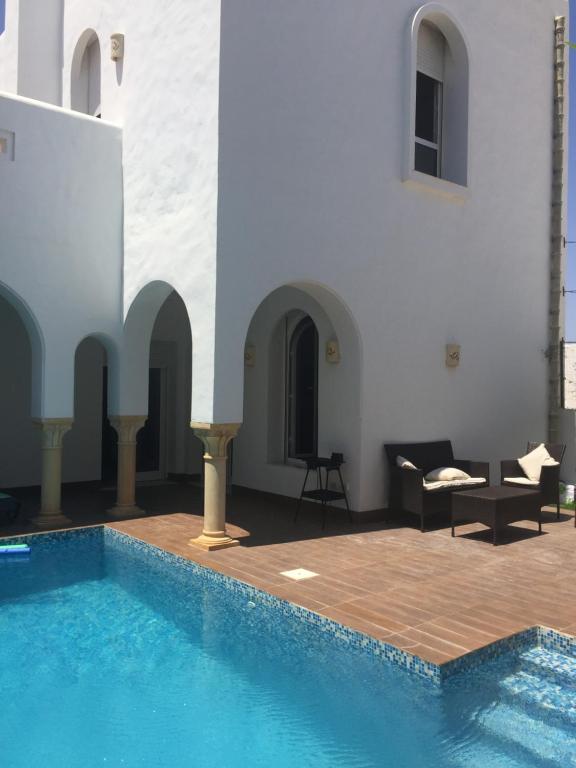Villa avec piscine Triffa