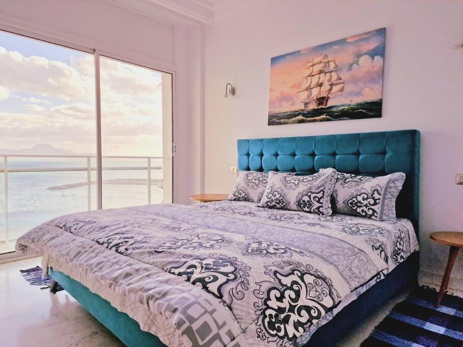 The bleu sea