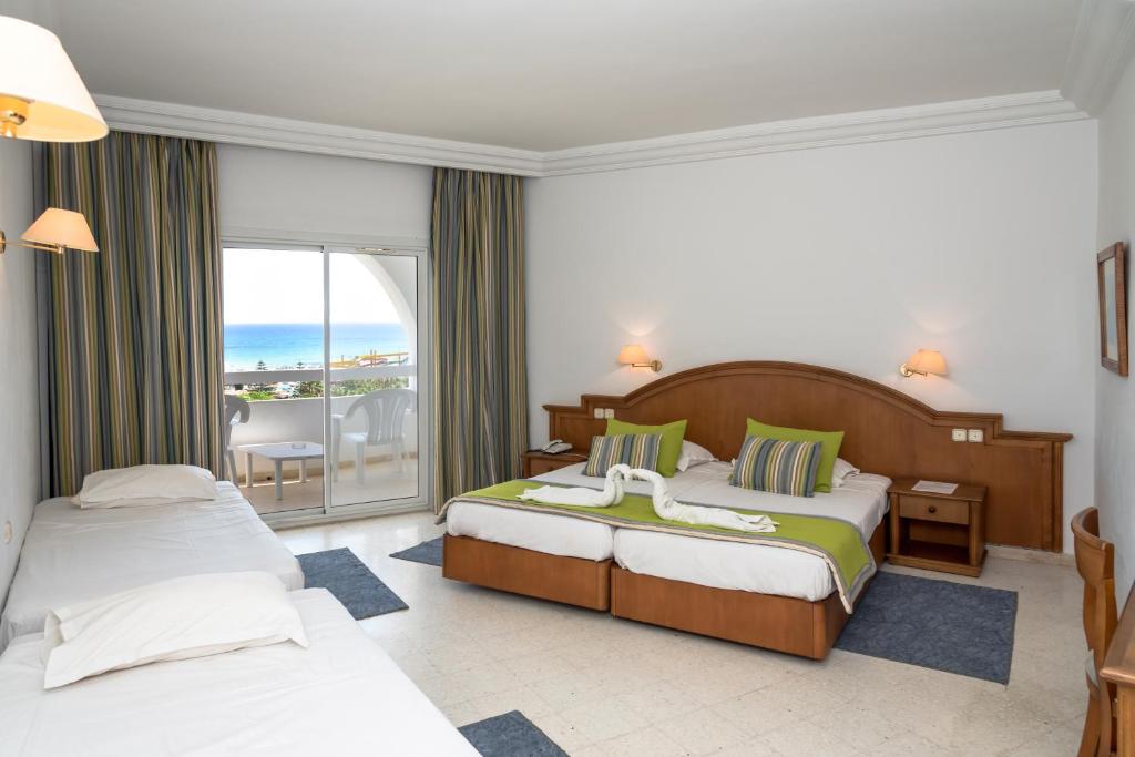 Yadis Hammamet