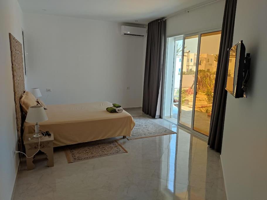 VILL LA REINE JERBA avec piscine VILL LA REINE JERBA avec piscine