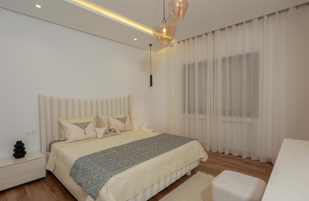 Bright and Cozy New 3 Bedrooms Apartment Bright and Cozy New 3 Bedrooms Apartment