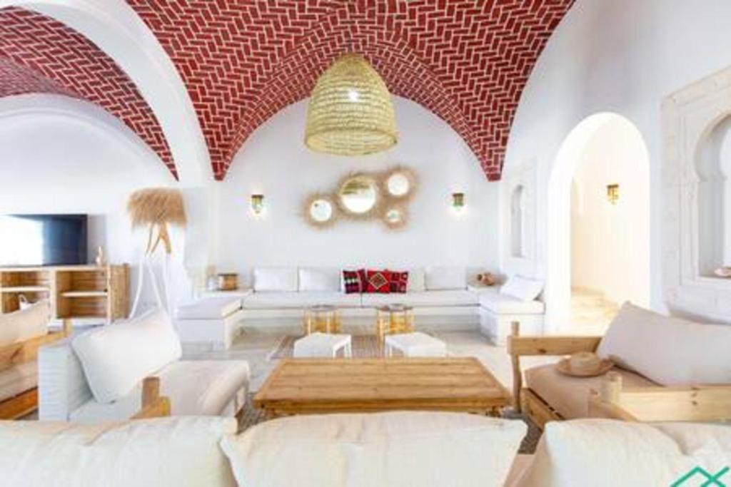 Dar Barsha: Beach front white sand and happiness