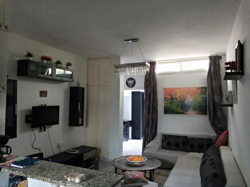 A CHARMING HOUSE,wELL APPOINTED IN LA MARSA A CHARMING HOUSE,wELL APPOINTED IN LA MARSA