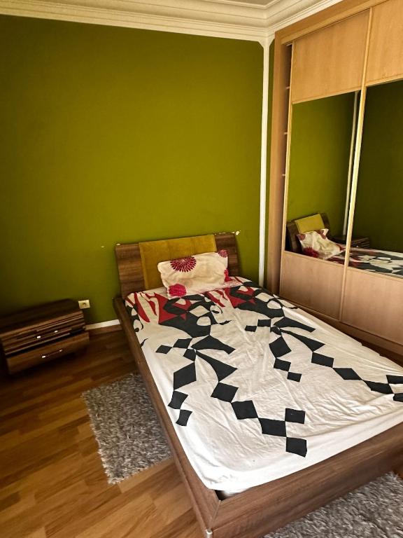 Appartement Vue Mer avec Jacuzzi Tout équipé proche centre-ville Bienvenue à Bizerte dans un appartement haut standing avec une vue imprenable sur la mer Situé à seulement 5 minutes du centre-ville Appartement Vue Mer avec Jacuzzi Tout équipé proche centre-ville Bienvenue à Bizerte dans un appartement haut standing avec une vue imprenable sur la mer Situé à seulement 5 minutes du centre-ville