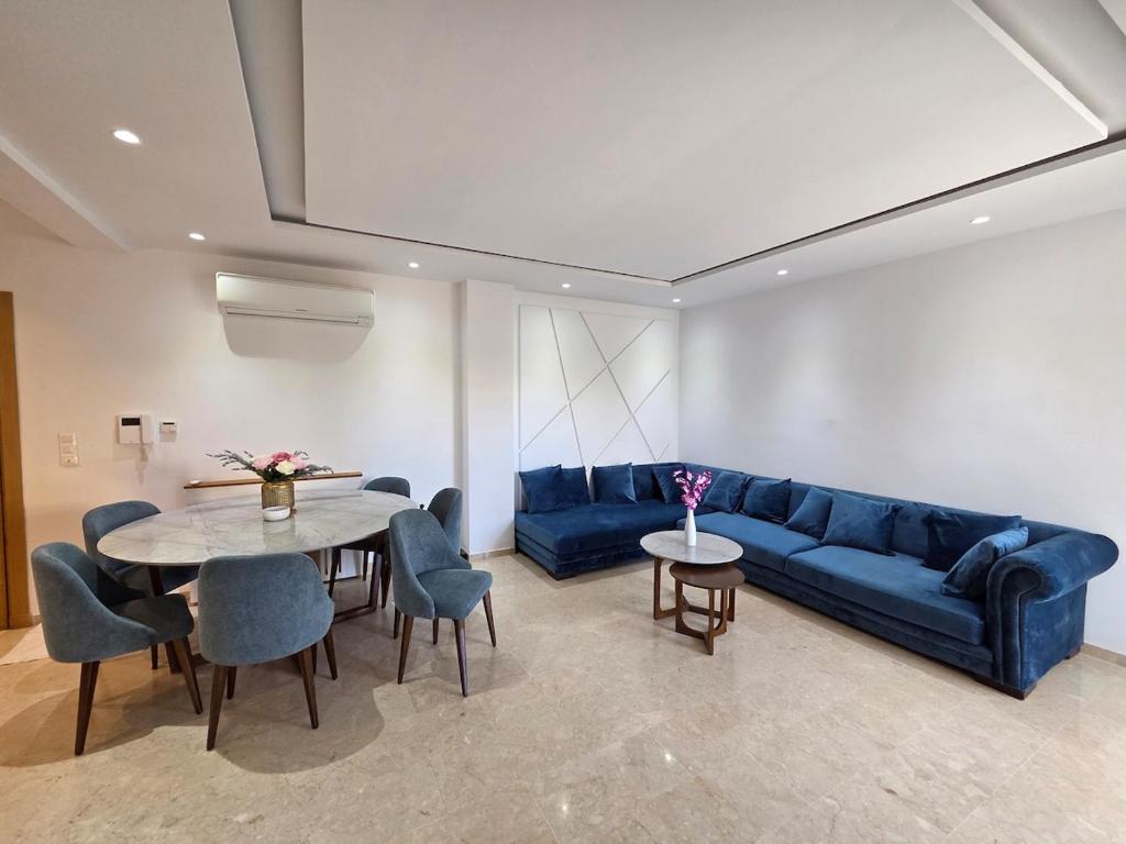 Luxurious Apartment Luxurious Apartment