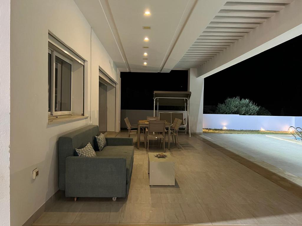 Villa ALKANTARA - 4 Bedroom Villa ALKANTARA - 4 Bedroom